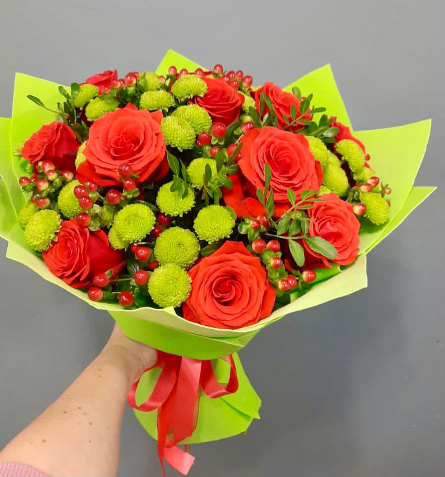 Букет цветов из: Хризантемы и Розы в Красногорском Удмуртская Республика