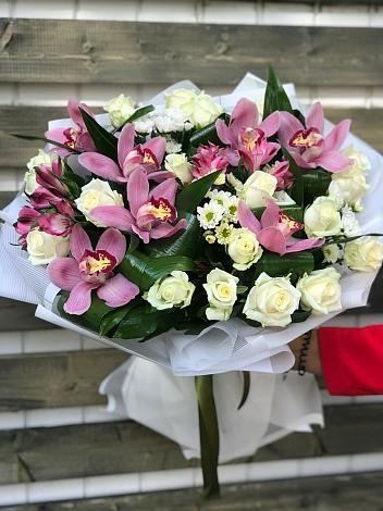 Букет цветов из: Розы и Хризантемы в Красногорском Удмуртская Республика