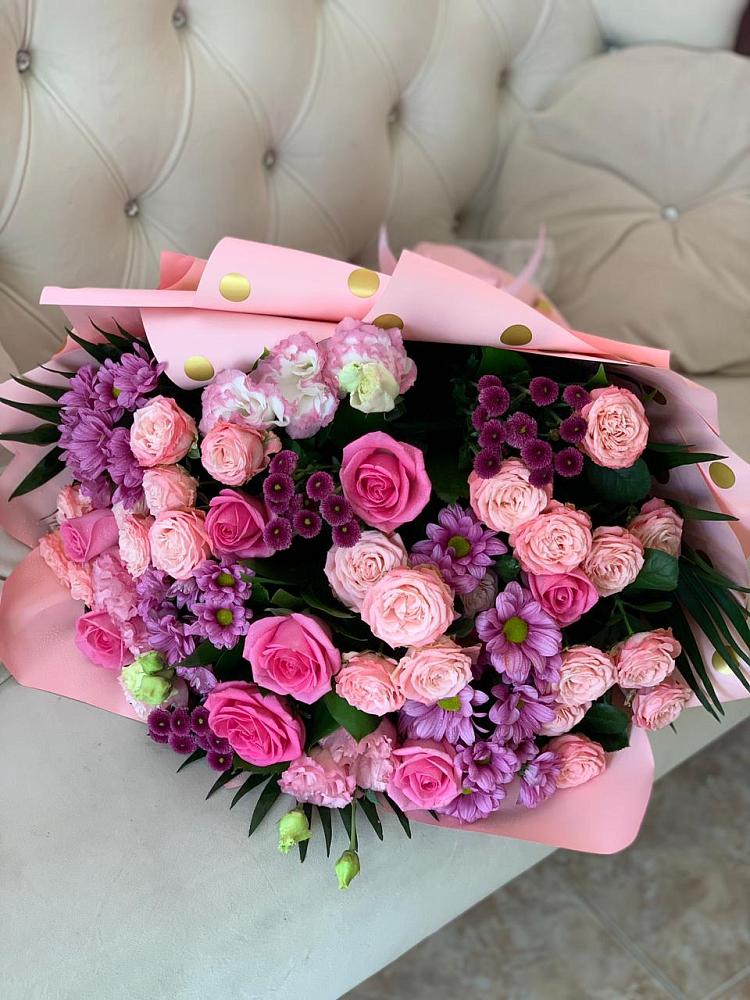 Букет цветов из: Хризантемы, Розы и Лизиантусы в Красногорском Удмуртская Республика