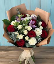 Букет цветов из:  Розы и Альстромерии в Красногорском Удмуртская Республика