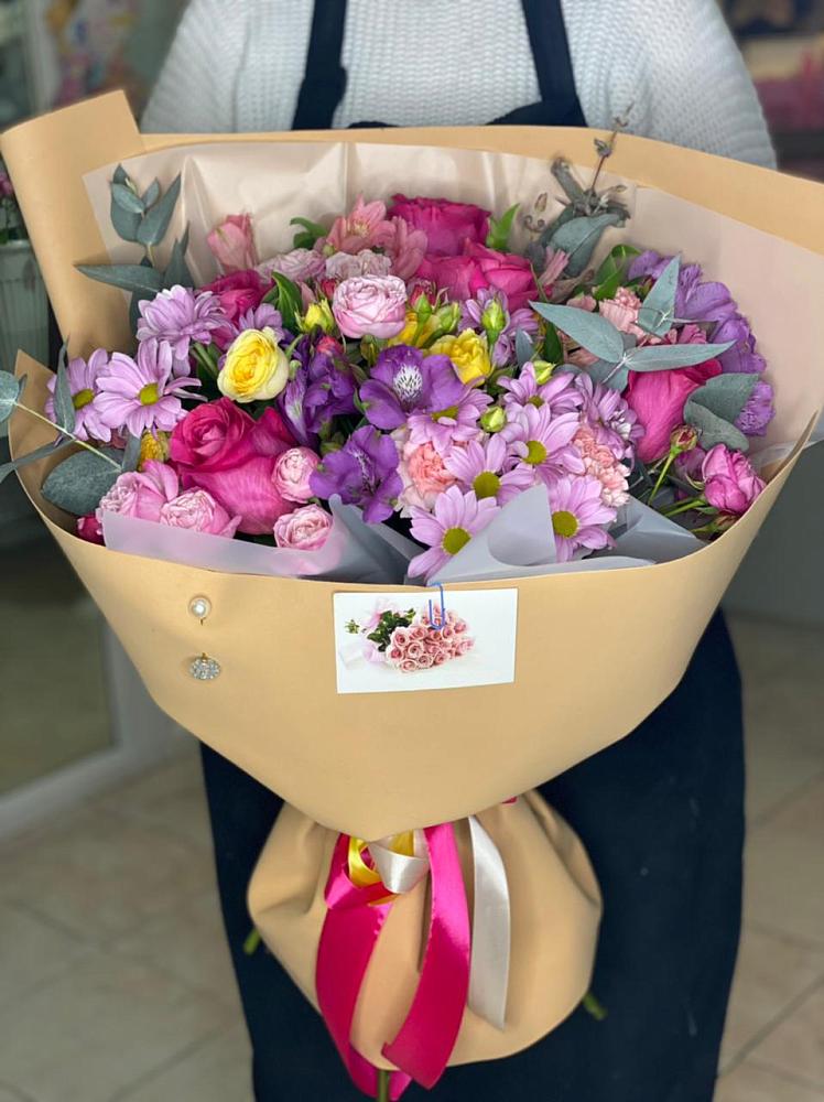 Букет цветов из: Хризантемы, Гвоздики и Альстромерии в Красногорском Удмуртская Республика