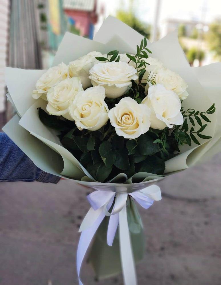 Букет Белые розы Проуд в Красногорском Удмуртская Республика
