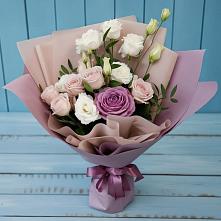 Букет цветов из:  Розы и Лизиантусы в Красногорском Удмуртская Республика