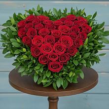 Цветочная композиция из Розы в виде сердца в Красногорском Удмуртская Республика