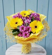 Букет цветов из:  Хризантемы и Герберы в Красногорском Удмуртская Республика