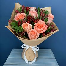 Букет цветов из:  Розы и Альстромерии в Красногорском Удмуртская Республика