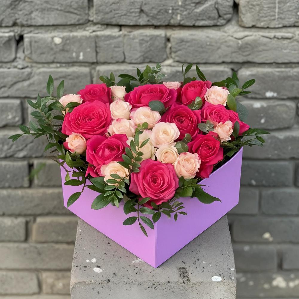 Цветочная композиция из Розы в коробке в Красногорском Удмуртская Республика