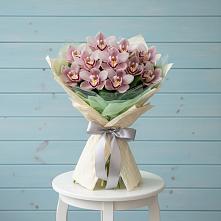 Букет цветов из:  Орхидеи и Розы в Красногорском Удмуртская Республика