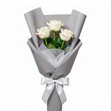 Букет 3 белые розы в Красногорском Удмуртская Республика
