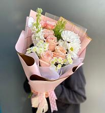 Букет цветов из:  Хризантемы и Розы в Красногорском Удмуртская Республика