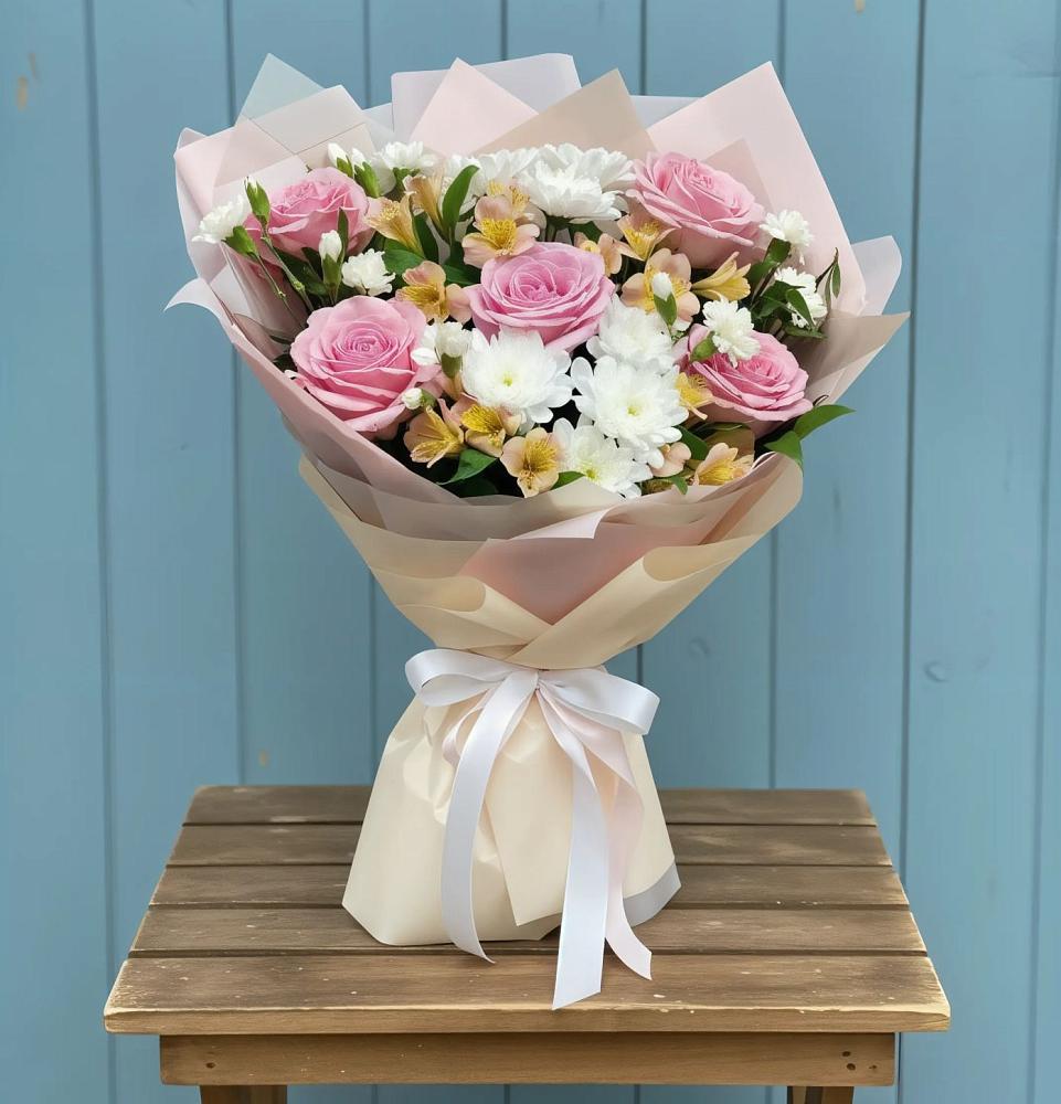 Букет цветов из: Гвоздики, Орхидеи и Розы в Красногорском Удмуртская Республика