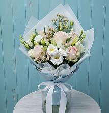 Букет цветов из:  Розы и Лизиантусы в Красногорском Удмуртская Республика