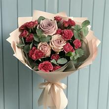 Букет цветов из:  Гвоздики и Розы в Красногорском Удмуртская Республика