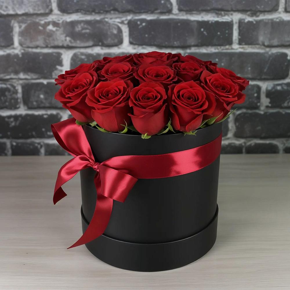 Цветочная композиция из Розы в шляпной коробке в Красногорском Удмуртская Республика