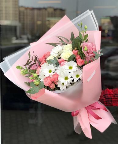 Букет цветов из: Розы, Лизиантусы и Хризантемы в Красногорском Удмуртская Республика