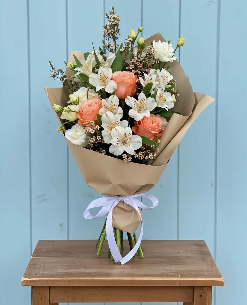 Букет цветов из: Альстромерии, Лизиантусы, Розы и Хризантемы в Красногорском Удмуртская Республика