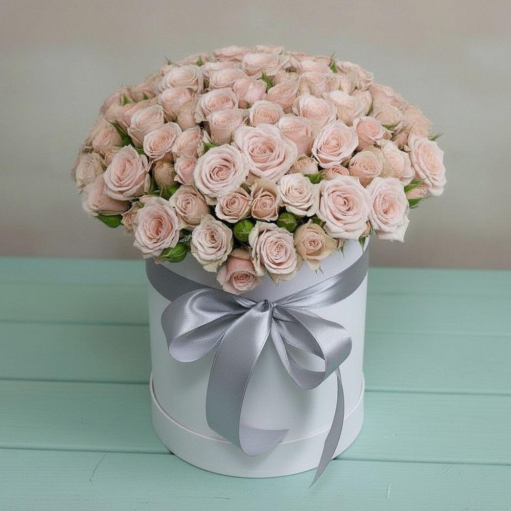 Цветочная композиция из Розы в шляпной коробке в Красногорском Удмуртская Республика