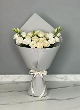 Букет цветов из:  Розы и Лизиантусы в Красногорском Удмуртская Республика