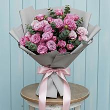 Букет цветов из:  Розы в Красногорском Удмуртская Республика